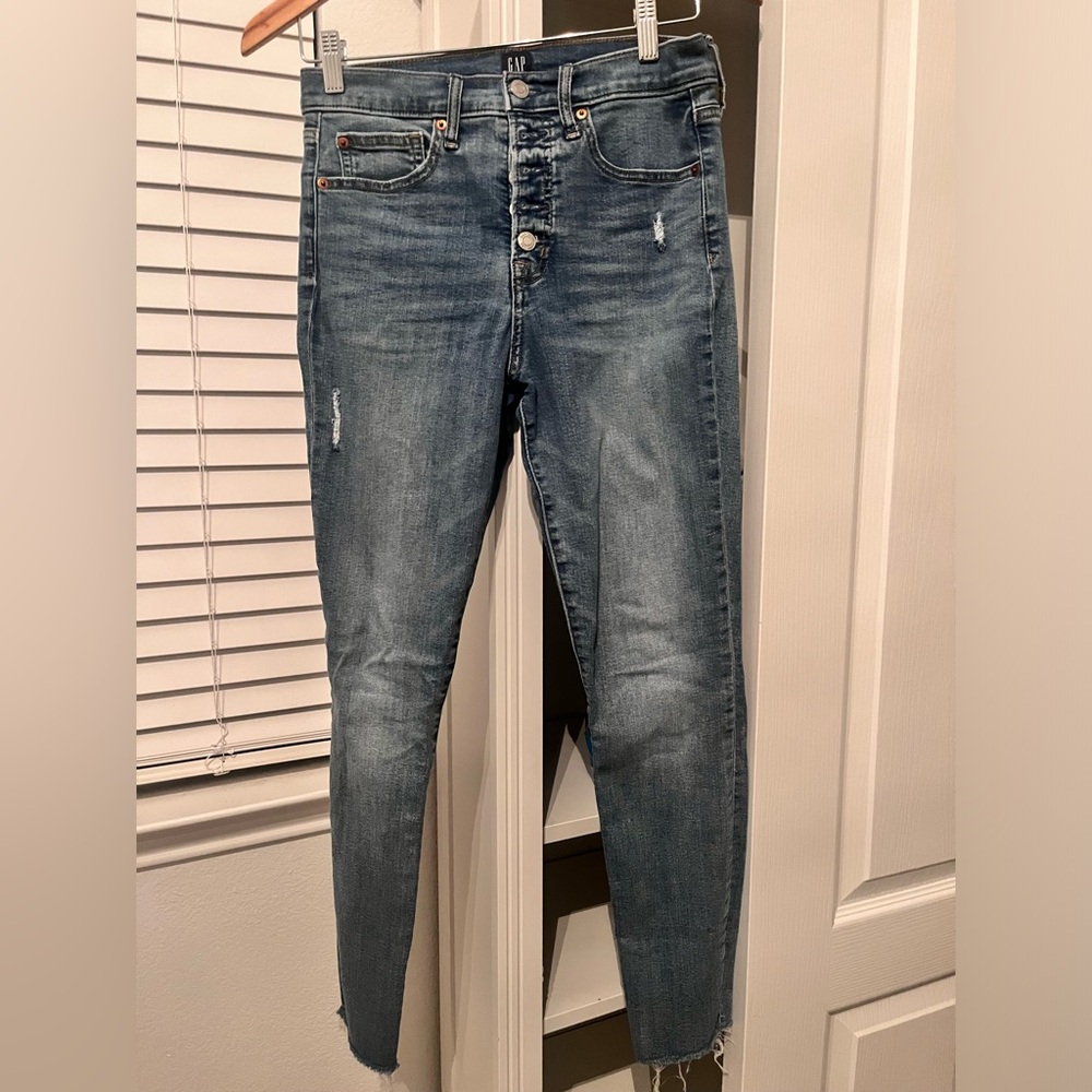Gap jeans. Size 6/28 True skinny.